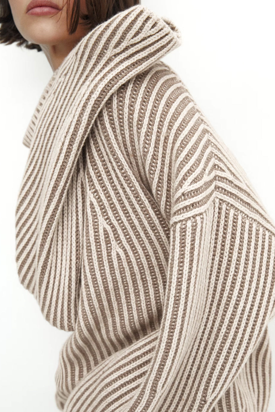 Mantria Μπεζ Ριγέ Πουλόβερ με Ζιβάγκο | Πουλόβερ Πλεκτά - Sweaters Knitwear | Mantria Beige Ribbed Turtleneck Sweater
