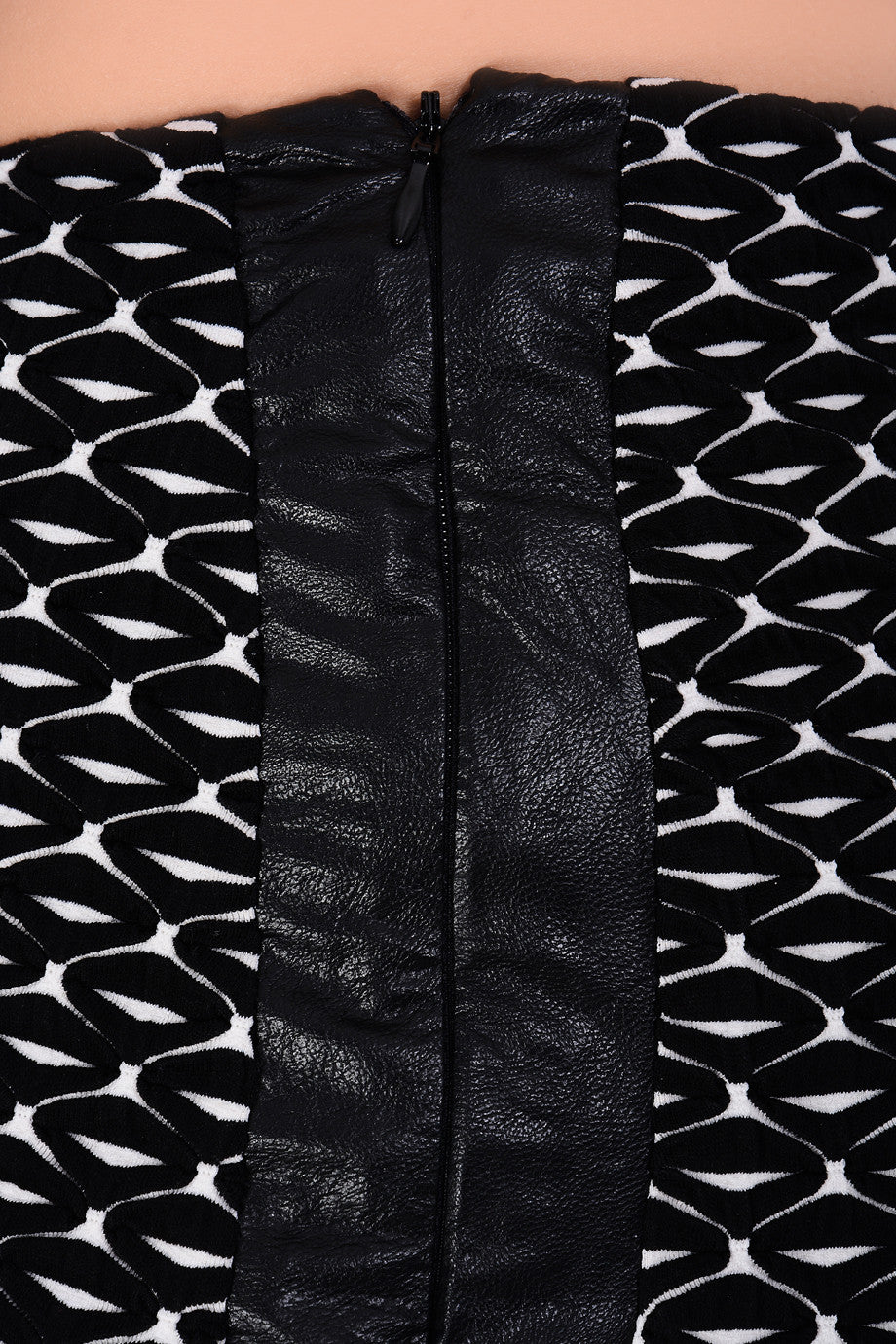 Ασπρόμαυρη Ελαστική Φούστα | Φούστες